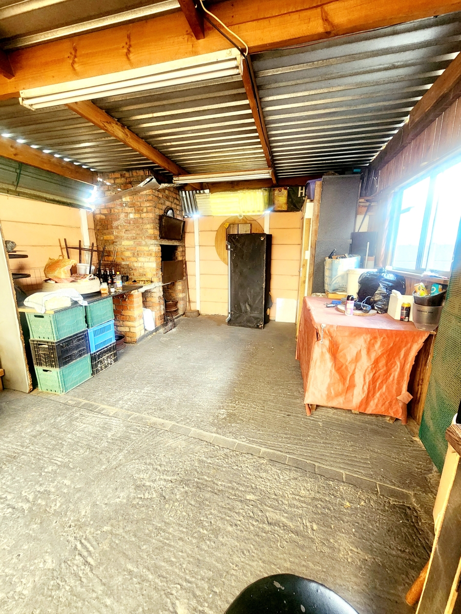 2 Bedroom Property for Sale in Peerless Park West Western Cape